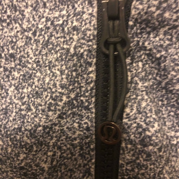 $118 Lululemon Daily Practice Jacket Zip-up Size 4 - Luon Athleisure - Picture 5 of 8